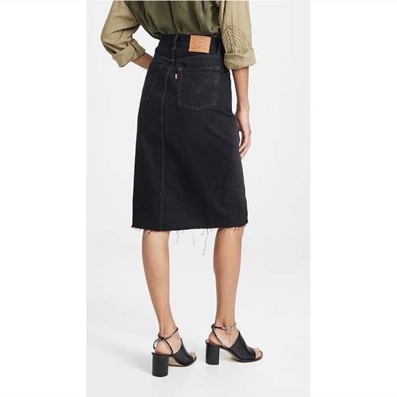 NEW Levi's Black Deconstructed Denim Pencil Skirt - Picture 2 of 12